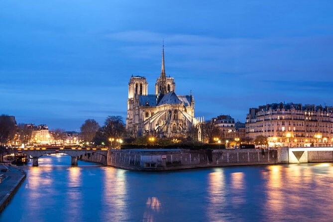 Dinner Cruise Prestige Check-out from the Eiffel Tower - Finding the boat near the Seine