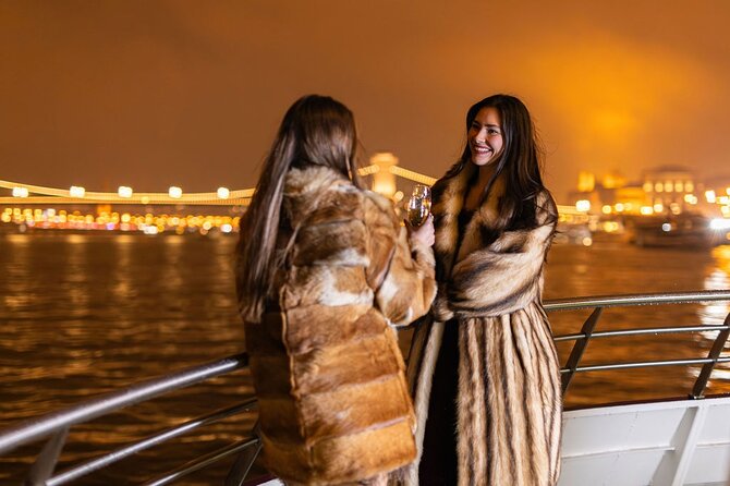 Dinner & Lights - Budapest Dinner Cruise - The welcome drink and the onboard service