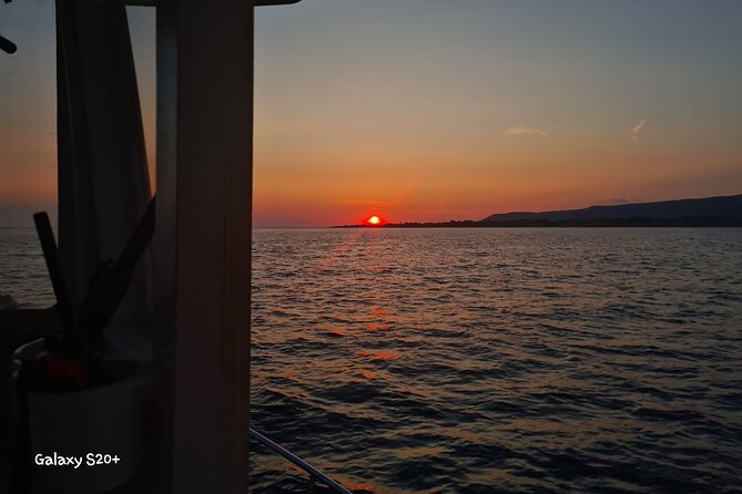 Dreamy Cruise sunset tour with dinner and unlimited wine! - Who will enjoy this evening most