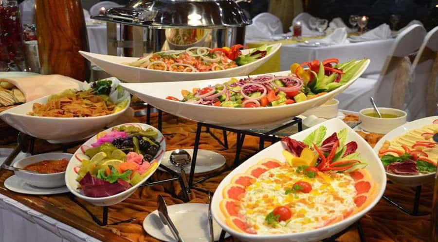 Dubai Dhow Cruise Marina Dinner with Transportation - What the traditional dhow adds