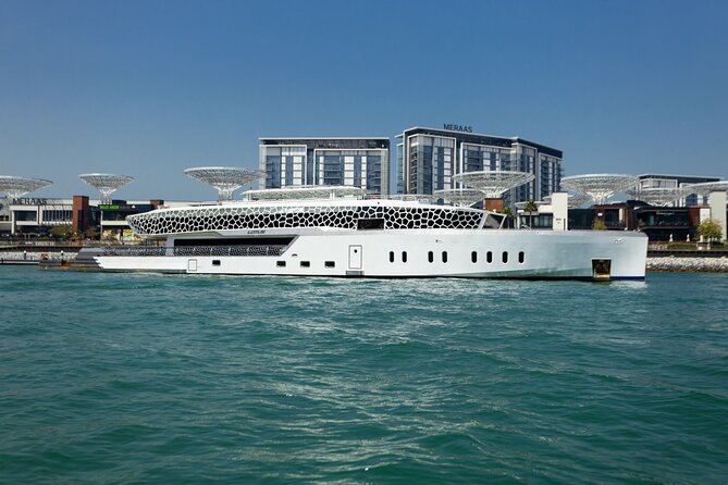 Dubai: Lotus Mega Yacht 3-Hours Dinner Cruise Tour - A buffet built for broad tastes