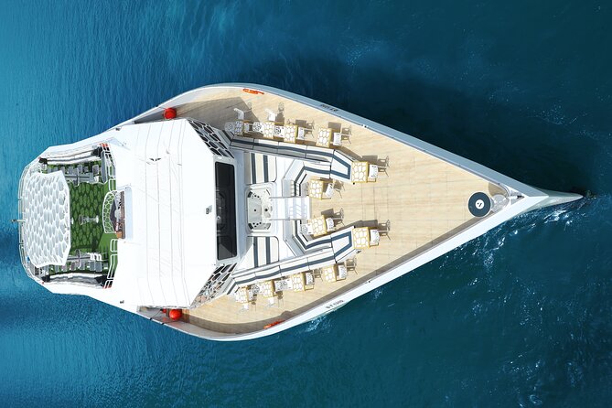 Dubai: Lotus Mega Yacht 3-Hours Dinner Cruise Tour - Is $95 a fair price for the evening?