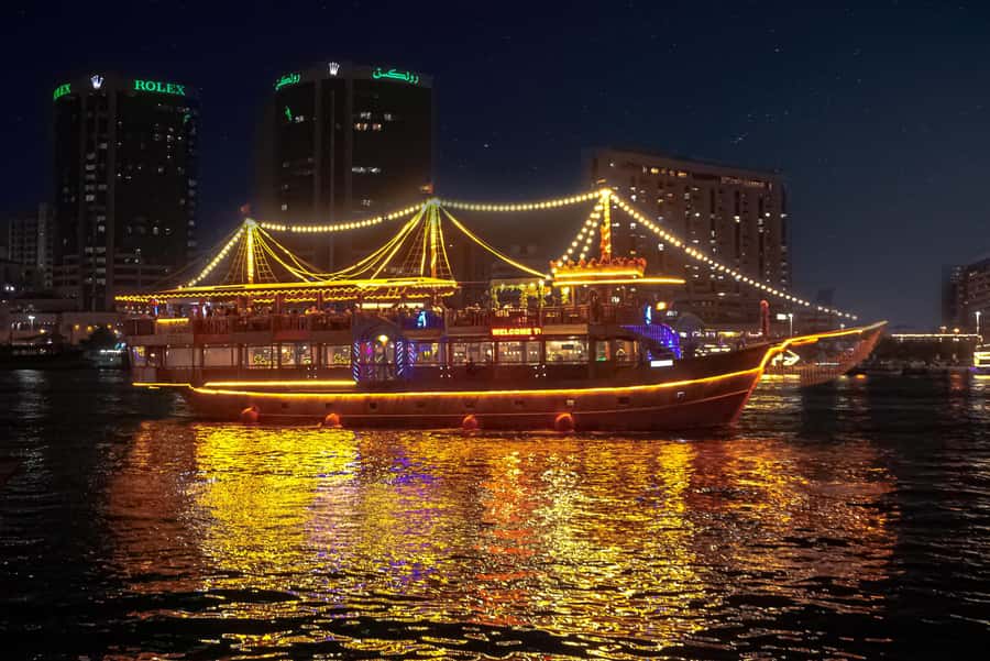 Dubai: Luxury Dinner Cruise with Live Music - Key points to know before booking
