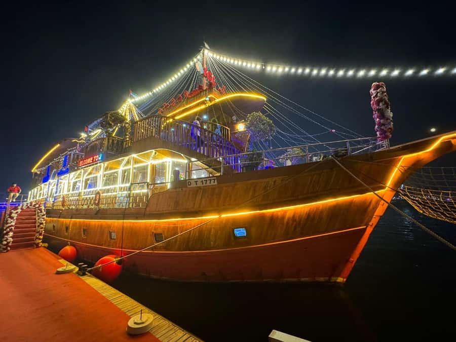 Dubai: Luxury Dinner Cruise with Live Music - Who will enjoy this cruise most