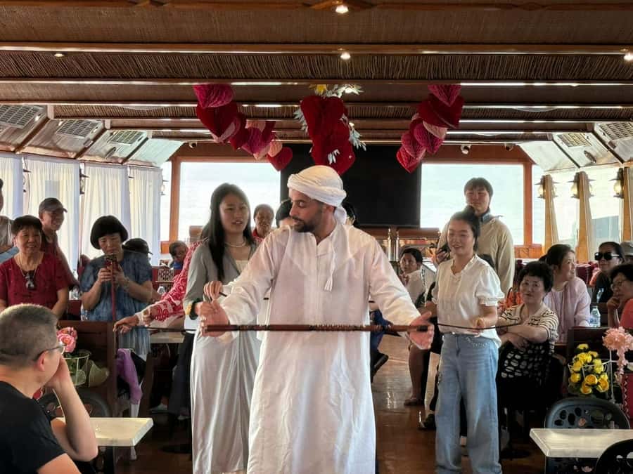 Dubai: Luxury Dinner Cruise with Live Music - My verdict: book it for the setting, not the glamour