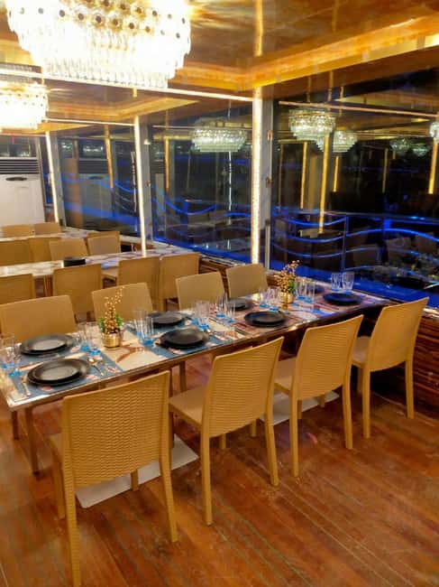 Dubai Marina Dhow Cruise: Dinner Buffet & Live Entertainment - Who will enjoy this cruise most