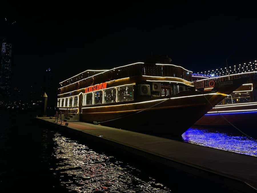 Dubai Marina Dinner Cruise with Live Entertainment(Al Wasl) - Practical tips for a smoother evening