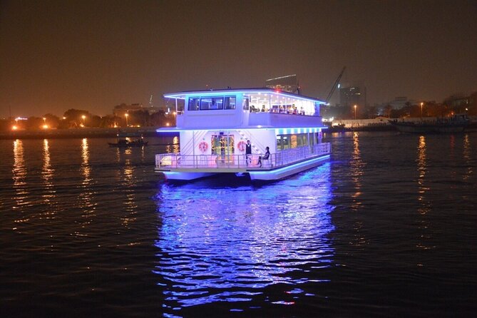 Dubai Marina Dinner Cruise with Live Shows - Live shows, music, and the entertainment question