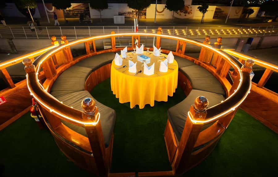 Dubai: Marina Dream Sea Lounge Cruise Dinner - Is $39 a fair price?