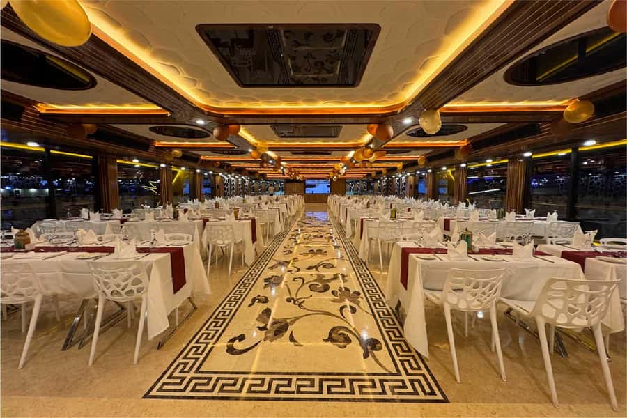Dubai: Mega Yacht Dinner Cruise with Buffet - Is $82 good value?