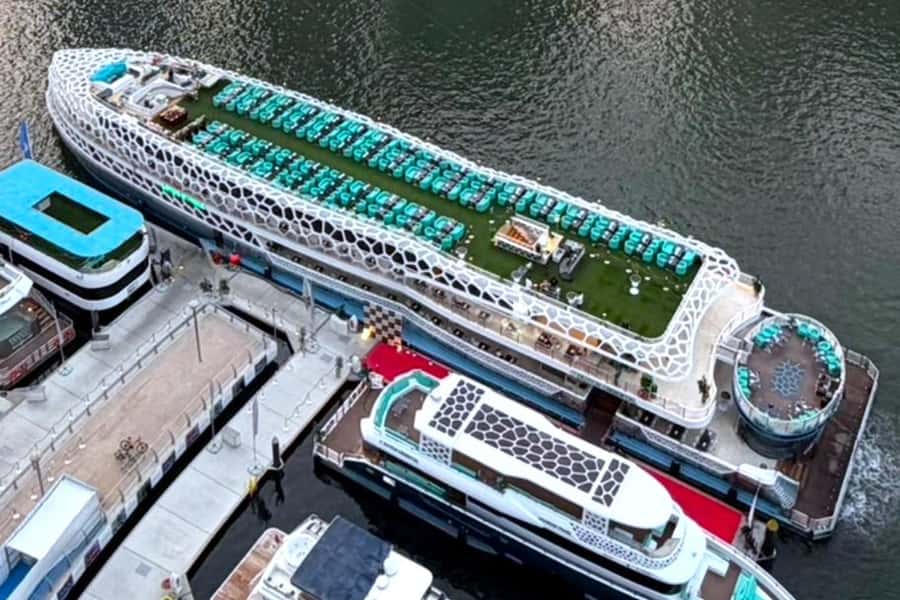 Dubai: Mega Yacht Dinner Cruise with Buffet - Timing, weather, and the real pace of the evening