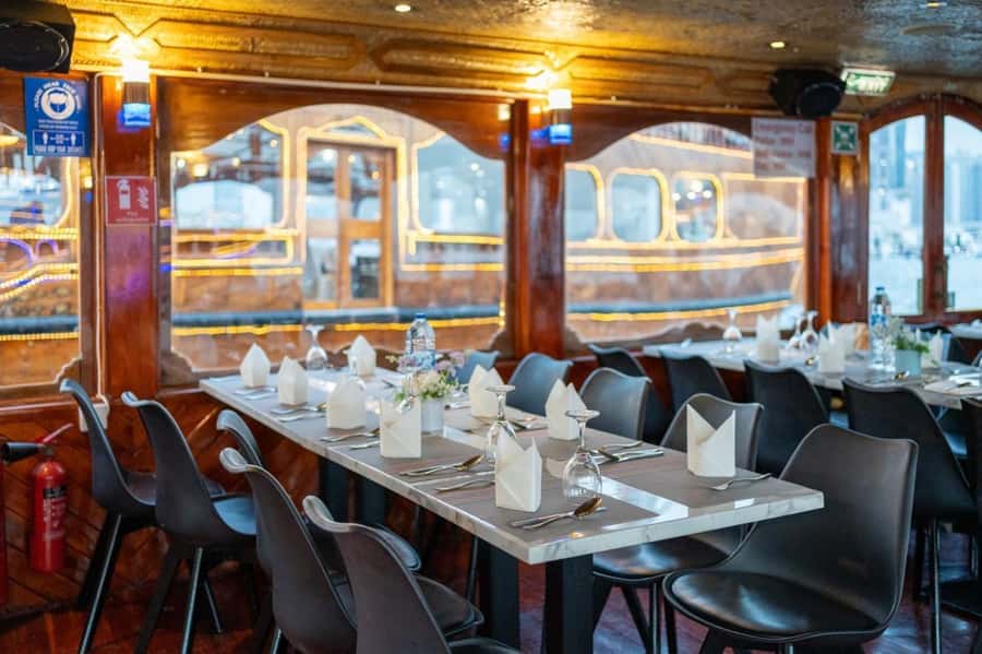 Dubai: Scenic Dhow Cruise with Buffet Dinner and Live Shows - Small practical details that matter