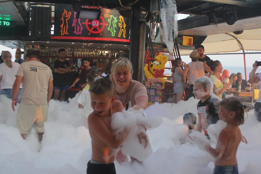 From Alanya: Night Safari Tour with Dinner and Boat Tour - Belly dancing, contests, and a party finish