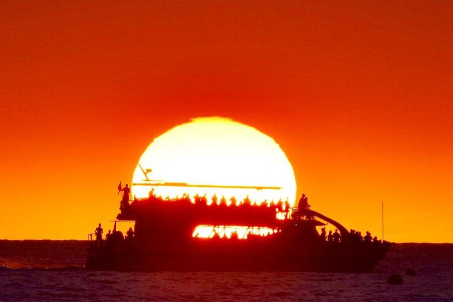 From Hawaii: Historical Dinner Cruise Tour to Kealakekua Bay - Key details worth knowing