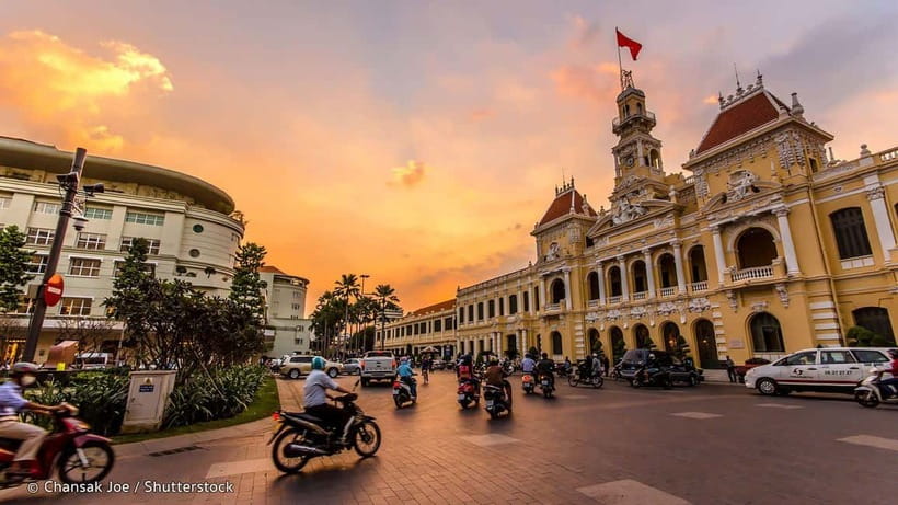 From HCM: Private Saigon City Tour Half-Day & Dinner Cruise - Dinner while Ho Chi Minh City lights up