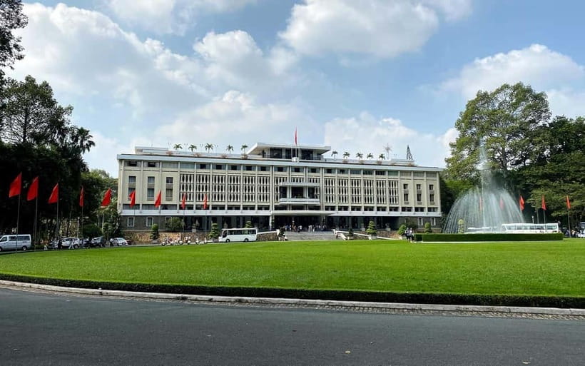 From HCM: Private Saigon City Tour Half-Day & Dinner Cruise - Notre Dame Cathedral and the Central Post Office