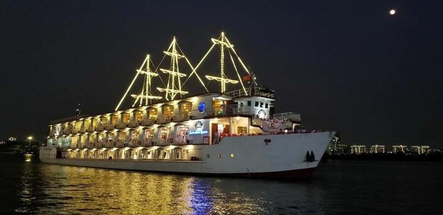 From Ho Chi Minh: Dinner on cruise Saigon (Private Table) - Leaving the city behind without going far