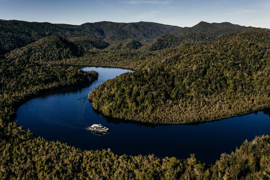 From Strahan: Evening Dinner Cruise on the Gordon River - Fish farms and the story behind Tasmanian produce