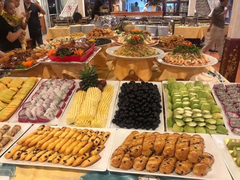 HCM: Night Experience Dinner Cruise on Saigon River - Boarding the Dinner Cruise