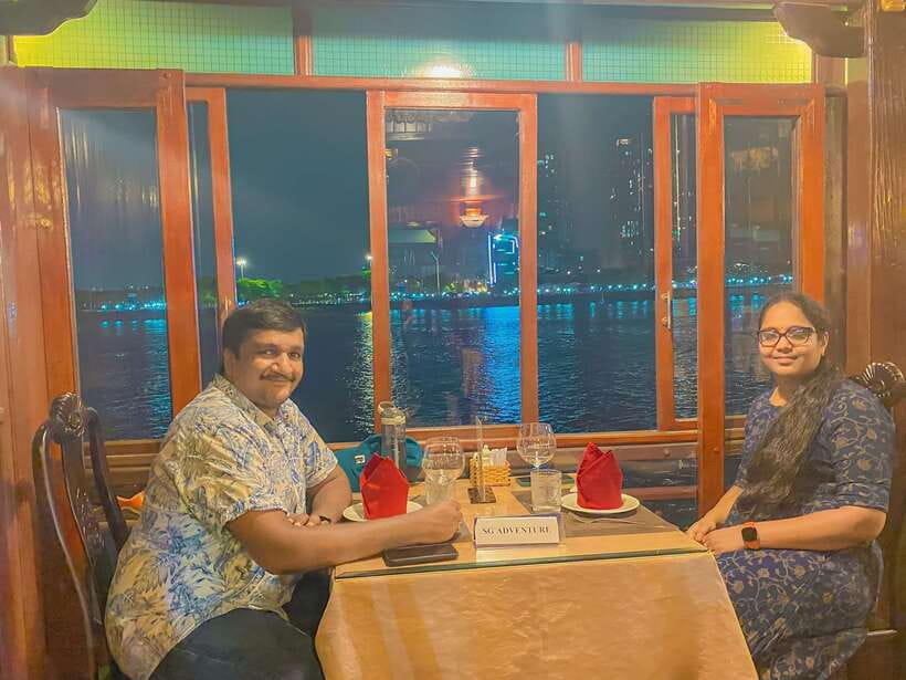 HCM: Saigon River Dinner Cruise - Choosing a car or a scooter through central Saigon
