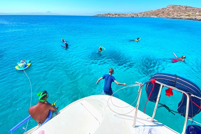 Heraklion: Catamaran Cruise to Dia with Sunset, Meal & Bar - The crew and the feel onboard