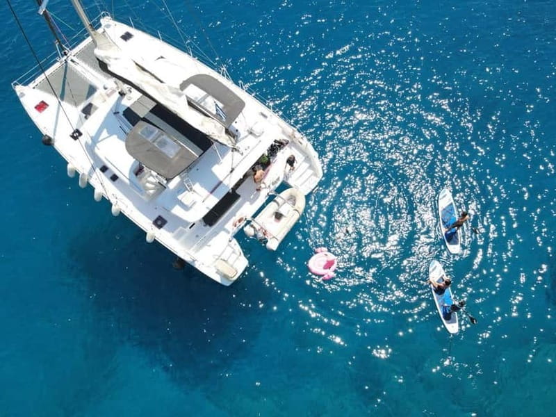 Heraklion: Dia Island Catamaran Cruise with Dinner and Wine - Why the afternoon sailing time matters