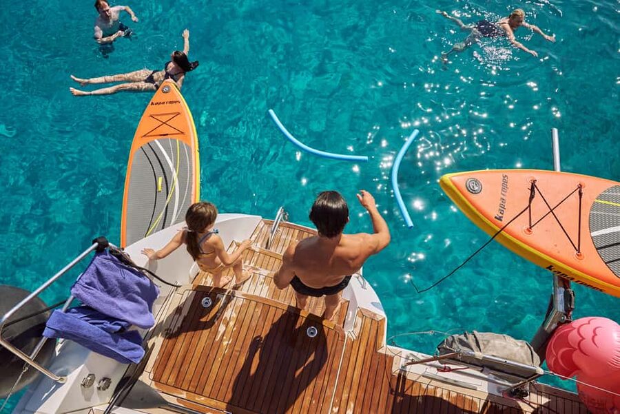 Heraklion: Dia Island Catamaran Cruise with Dinner and Wine - Boarding at Marina Café in Heraklion