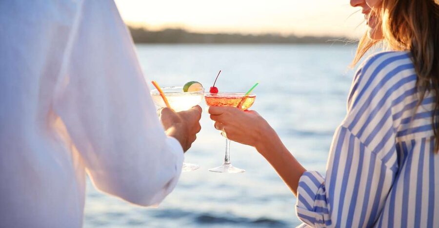 Hilton Head Island: Sunset Dinner Cruise - Sunset begins at Harbour Town Pier