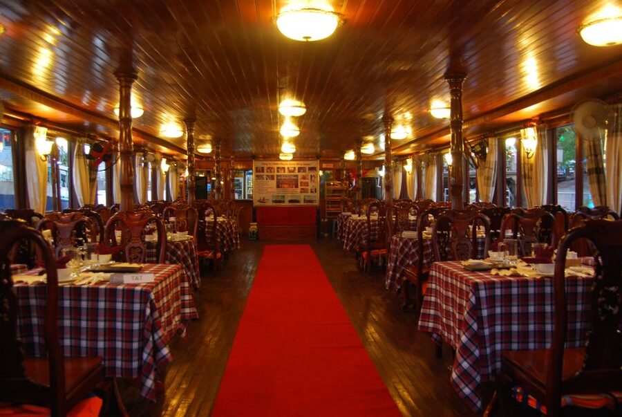Ho Chi Minh City: Water Puppet Show and Dinner Cruise - From village stories to a Saigon River boat
