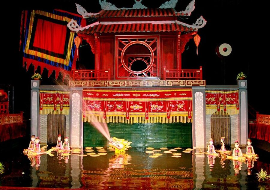 Ho Chi Minh City: Water Puppet Show and Dinner Cruise - Getting to the theater from District 1