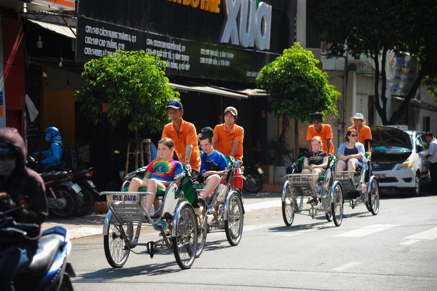 Ho Chi Minh: Private City Tour and Dinner Cruise with Buffet - Timing, transport, and practical details