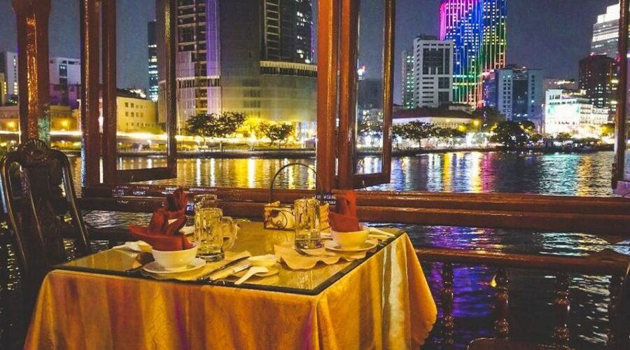 Ho Chi Minh: Private City Tour and Dinner Cruise with Buffet - Choosing between a cyclo and a scooter