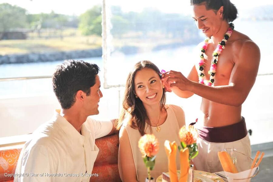 Honolulu: Sunset 5 Course Dinner Cruise with Entertainment - Key points to know before booking