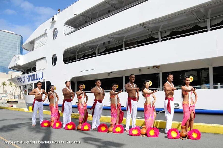 Honolulu: Sunset 5 Course Dinner Cruise with Entertainment - Passing Ala Moana and Waikiki by boat