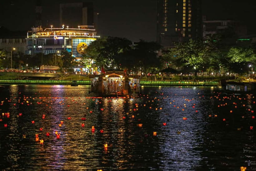 Hue: Perfume River Dinner Cruise with Traditional Show - Costumes, photos, and the lantern release