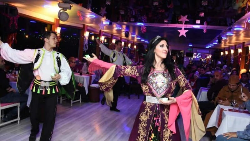 Istanbul: Bosphorus Dinner Cruise - Why the Bosphorus works best after dark
