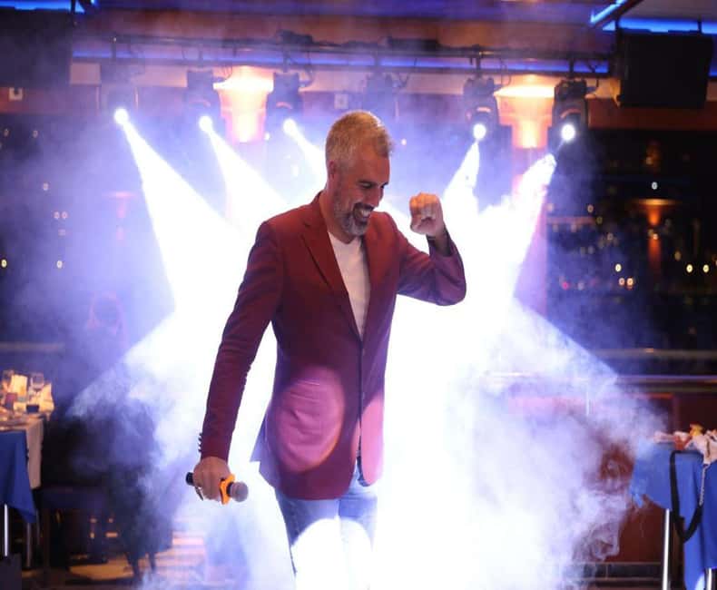 Istanbul Bosphorus Dinner Cruise & Dance Shows Tour - The onboard photographer and a simple way to avoid a bad surprise