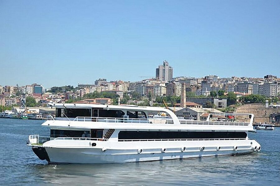Istanbul Bosphorus Dinner Cruise &Entertainment hotel pickup - Boarding a private yacht with a large group