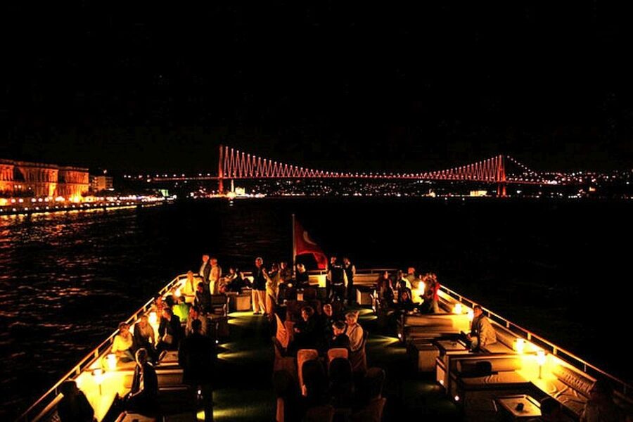 Istanbul Bosphorus Dinner Cruise &Entertainment hotel pickup - The European and Asian shoreline by boat