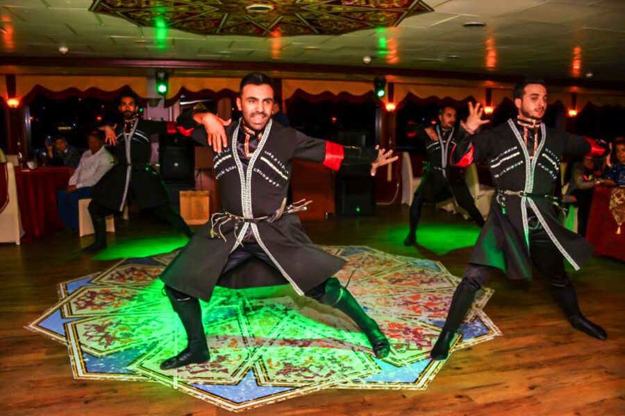 Istanbul: Bosphorus Dinner Cruise w/ Drinks & Entertainment - Who will enjoy it most?