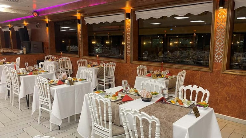 Istanbul: Bosphorus Dinner Cruise with Live Entertainment - The main sights appear from the water