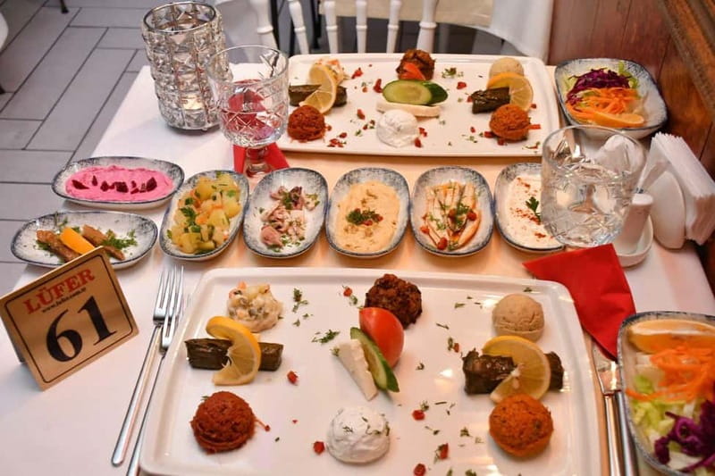 Istanbul: Bosphorus Dinner Cruise with Live Entertainment - Should you book the Mega Lüfer dinner cruise?