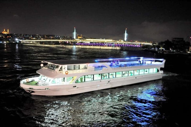 Istanbul: Bosphorus Dinner Cruise with Live Entertainment - Boarding at Kabataş and settling in