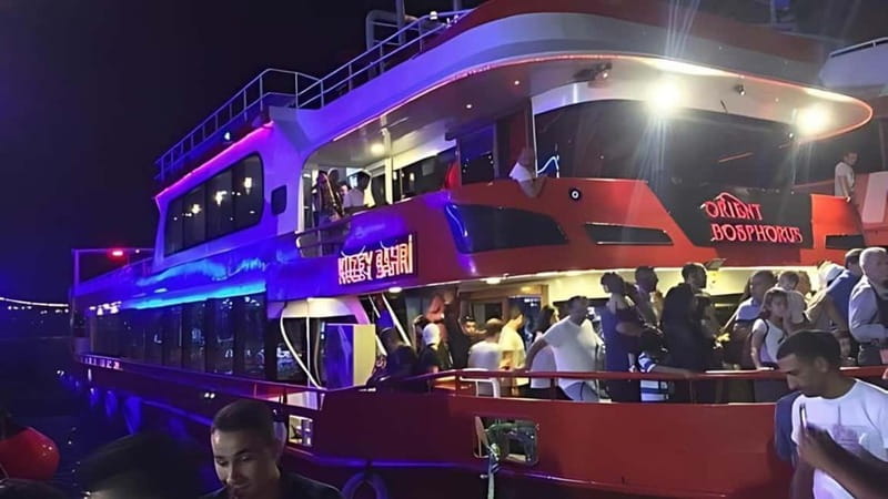 Istanbul: Bosphorus Dinner Cruise - Getting to the Orient Bosphorus at Kabatas Pier