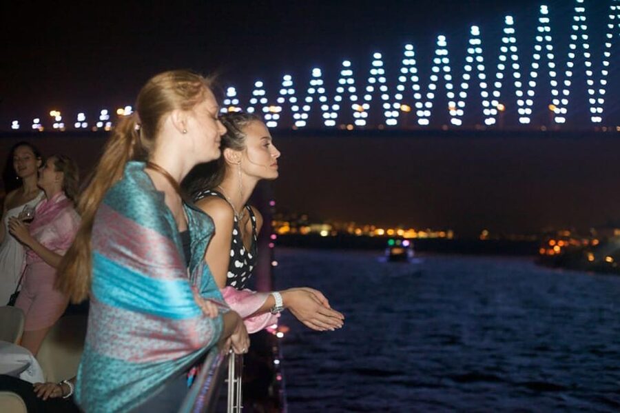 Istanbul: Bosphorus Night Dinner Cruise with Private Table - Turkish Music, Dancing, and the Late Evening Show