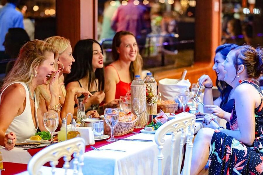 Istanbul: Bosphorus Night Dinner Cruise with Private Table - Pickup at 8 PM and the Ride to the Boat