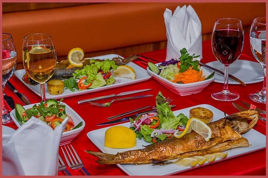 Istanbul: Bosphorus Night Dinner Cruise with Private Table - Alcohol Options Need Careful Checking