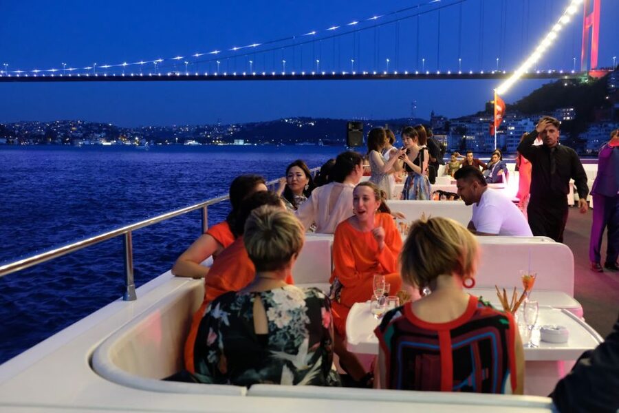 Istanbul: Bosphorus Sunset Cruise with Dinner - Setting out from Kabatas