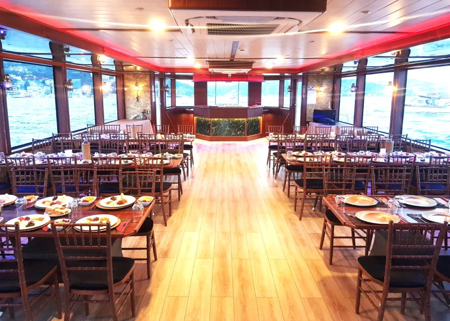 Istanbul: Bosphorus Sunset Cruise with Dinner - Rumeli Fortress, Ortakoy, and Dolmabahce Palace