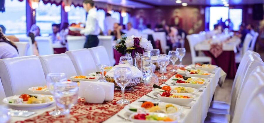Istanbul: Dinner Cruise on the Bosphorus - Drinks and the alcoholic option